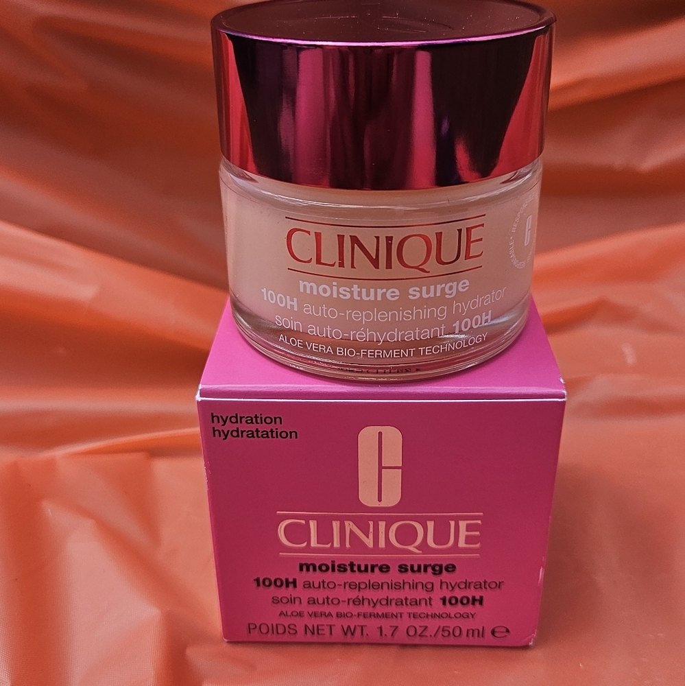 Clinique moisture surge 100H auto-repleshing hydrator.